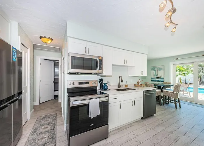 New Listing Relax At Our Pool Villa Clearwater Beach
